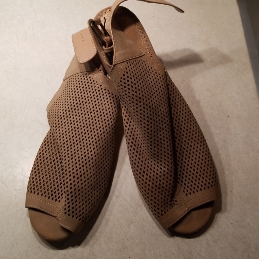 Peep Toe Shoes